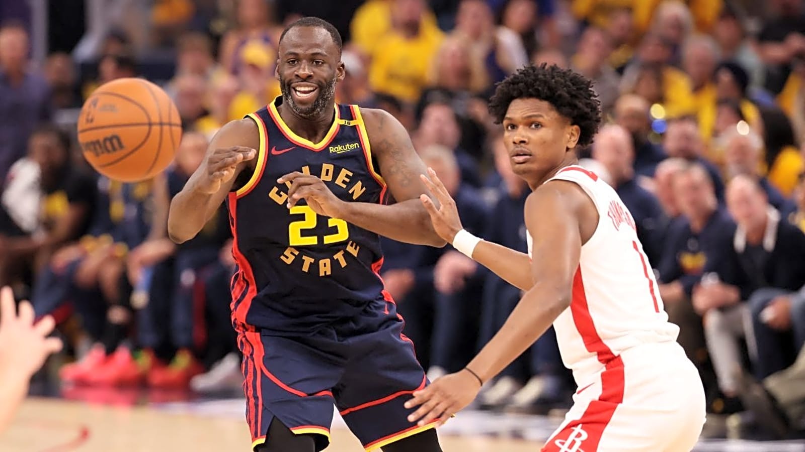 Amen Thompson defending on the perimeter during a 2026 Houston Rockets game