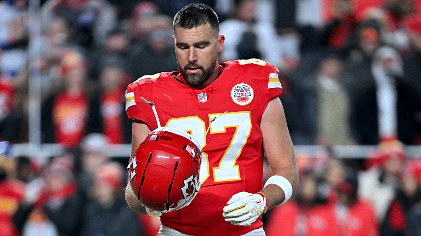 Travis Kelce Shocked, Patrick Mahomes Throws 3 INTs as Texans Eye Playoffs  After 0-3 Start | Yardbarker, image size:1600x900