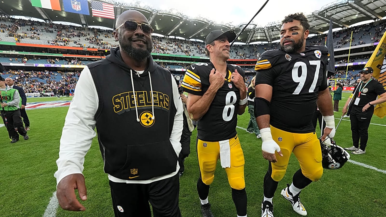 Steelers’ Cam Heyward pounds some Guinness after beating Vikings