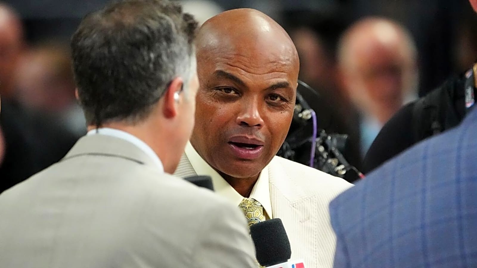 76ers Employee Gives Final Verdict on Charles Barkley Claiming to Have Showered in His Uniform