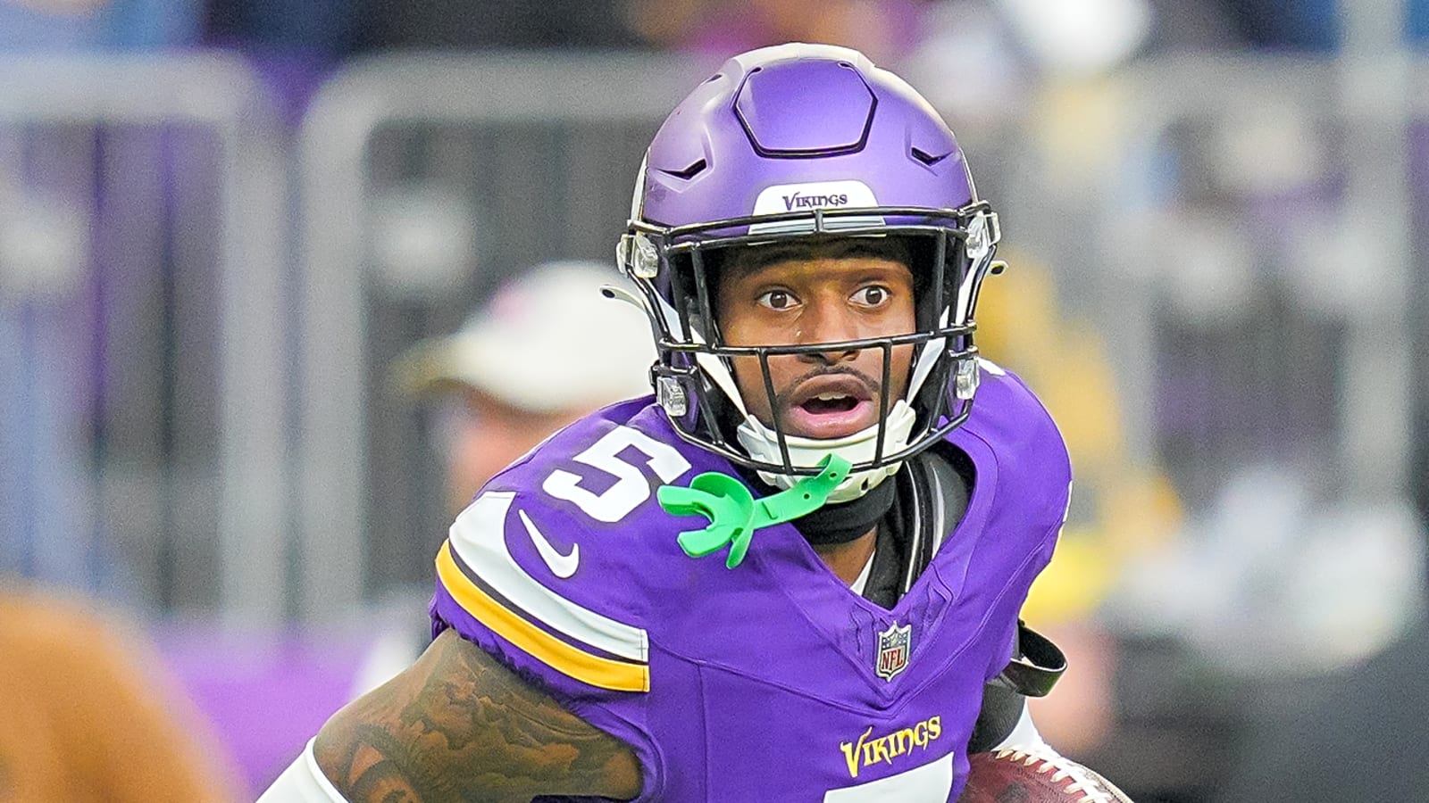 Vikings to trade CB coming off injury to Colts