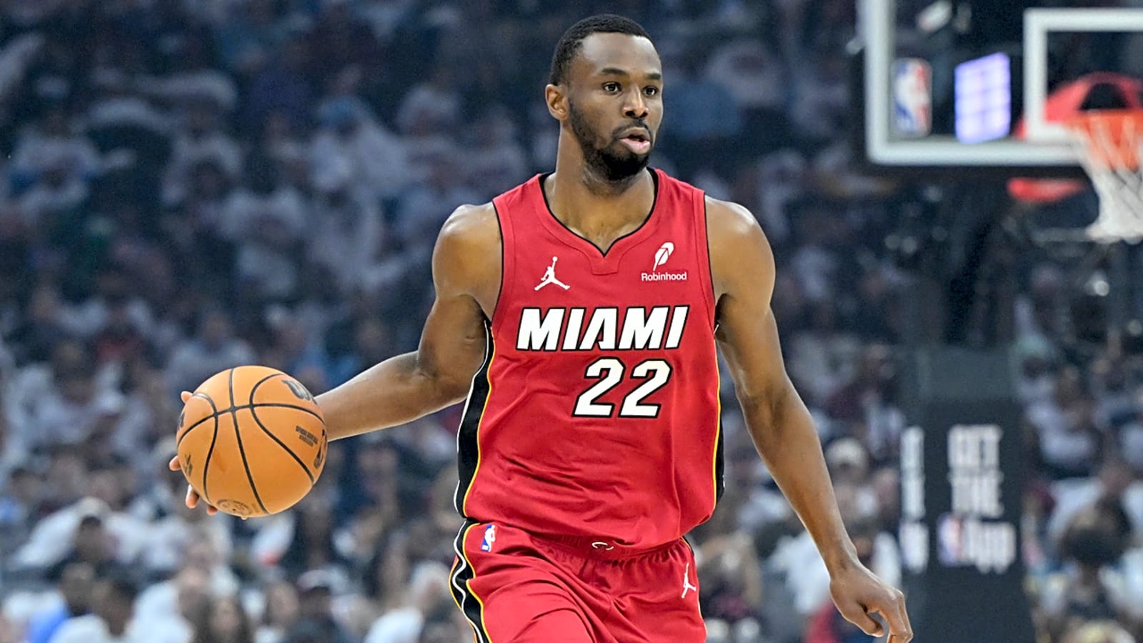 Report: Lakers open to trade for player signed beyond 2026
