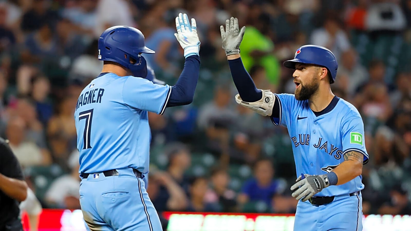 Blue Jays stay atop the AL, take advantage of slumping Tigers 