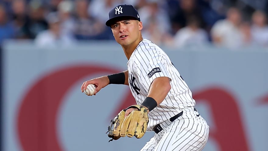 Yankees manager gives ominous answer on benching Anthony Volpe