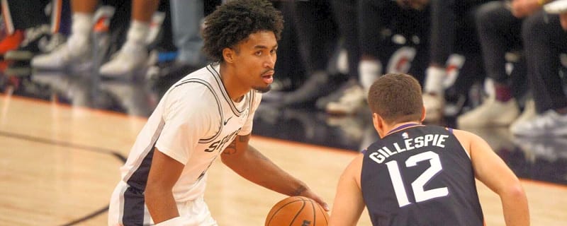 Shorthanded Phoenix Suns Take Down Shorthanded Spurs 111-102