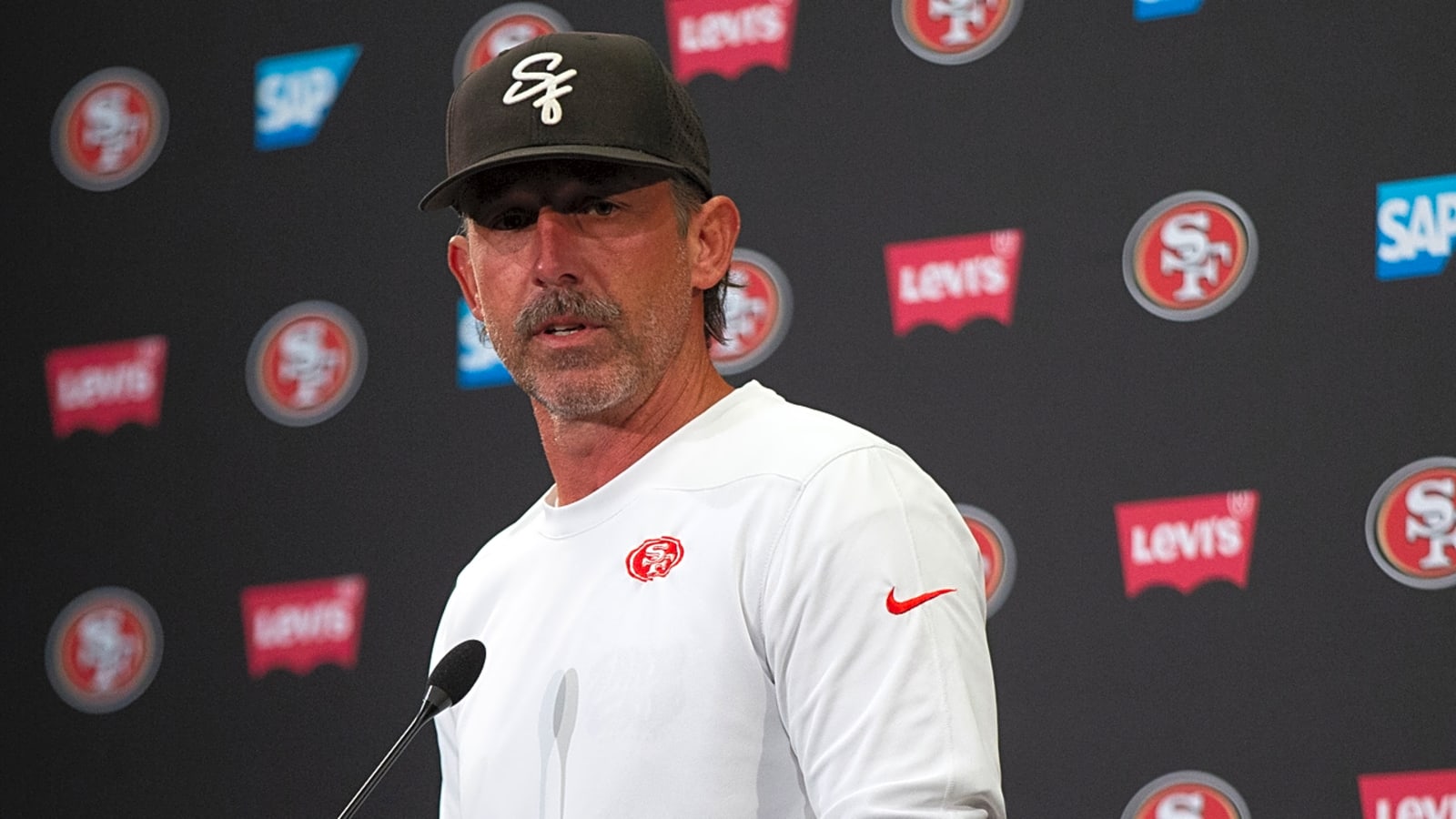 Kyle Shanahan claims 49ers star hasn't requested trade