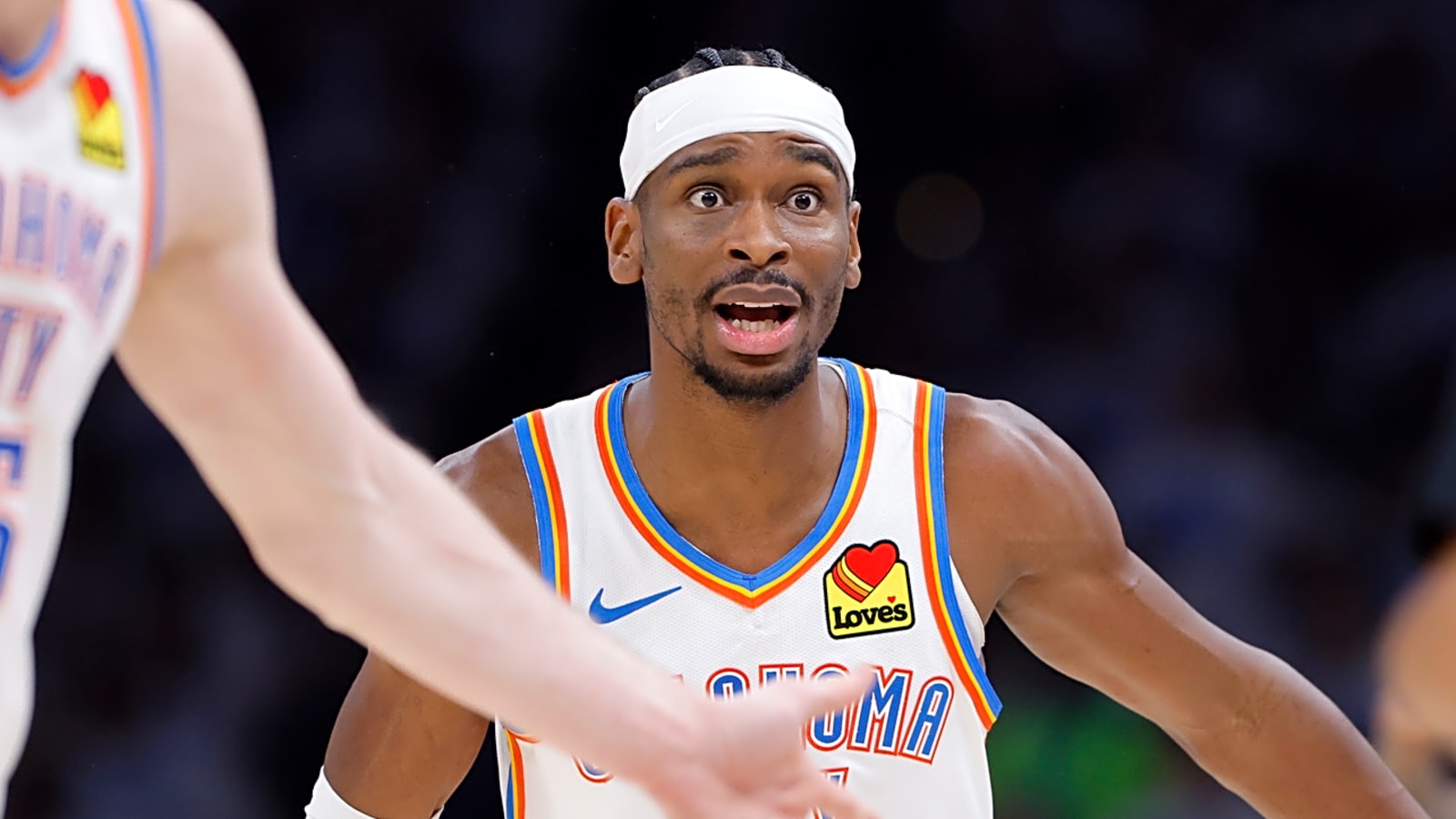 Shai Gilgeous-Alexander bought over $10K in gifts for each of his teammates
