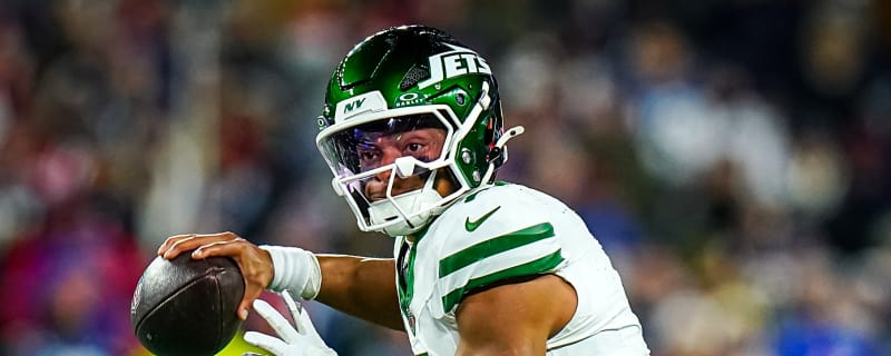 Chiefs trade for Justin Fields after Russell Wilson chatter 