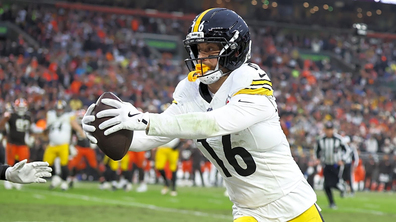 Adam Thielen gives behind-the-scenes update on Roman Wilson