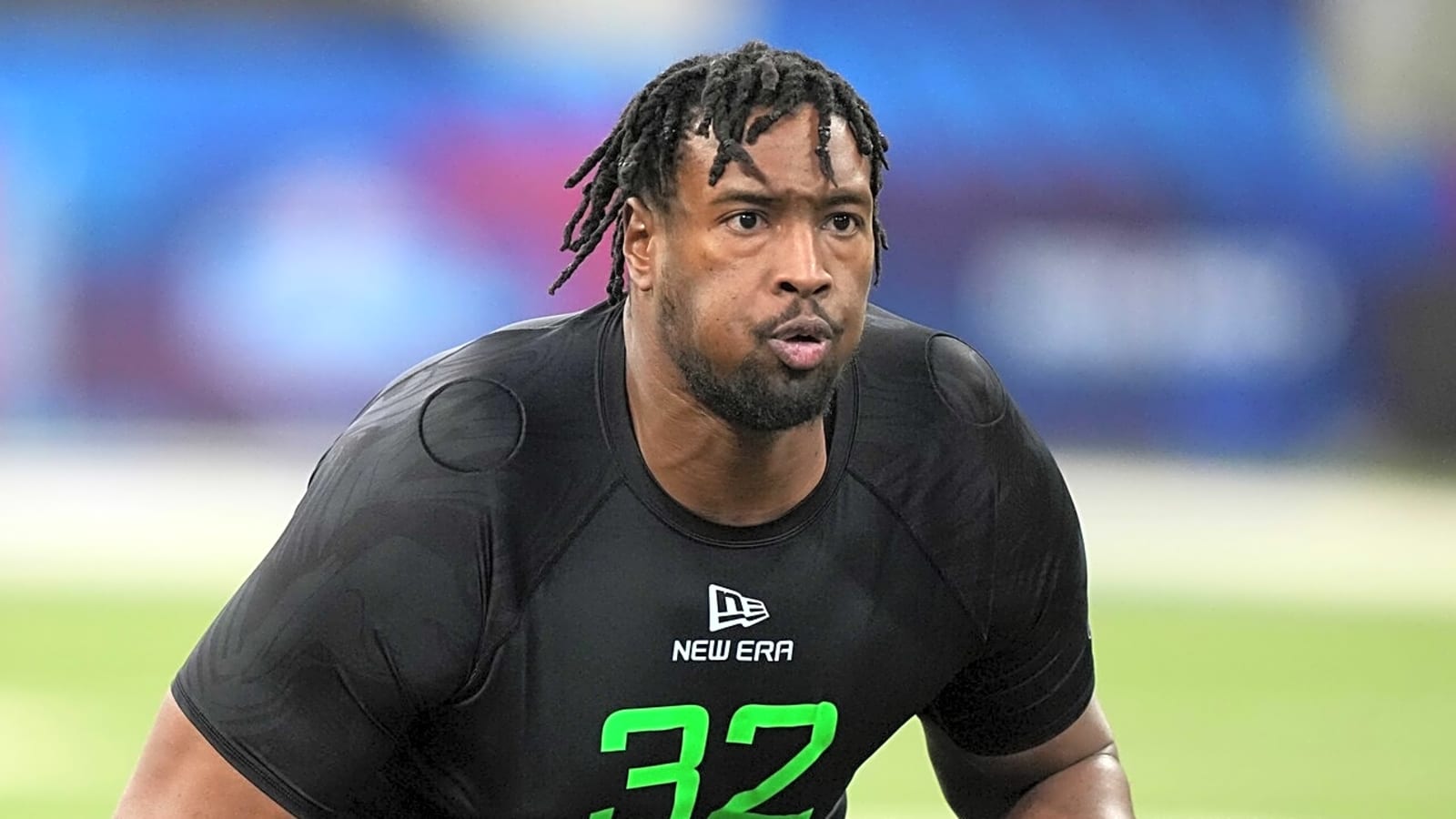 Eagles take big swing on massive free agent