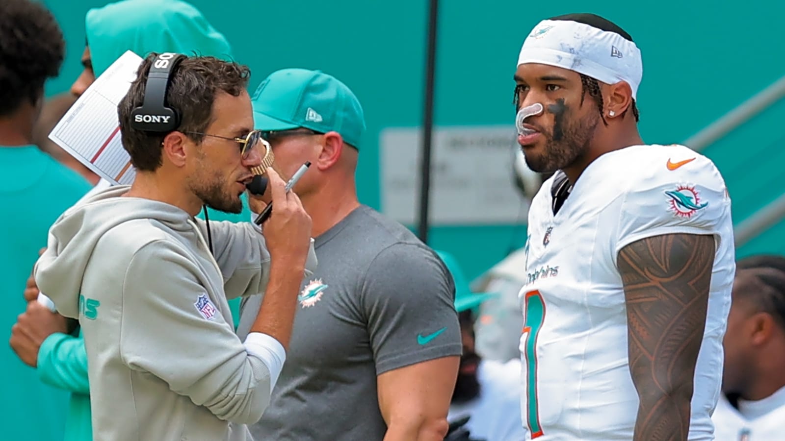 The 'Active 300-passing-yard NFL games leaders' quiz