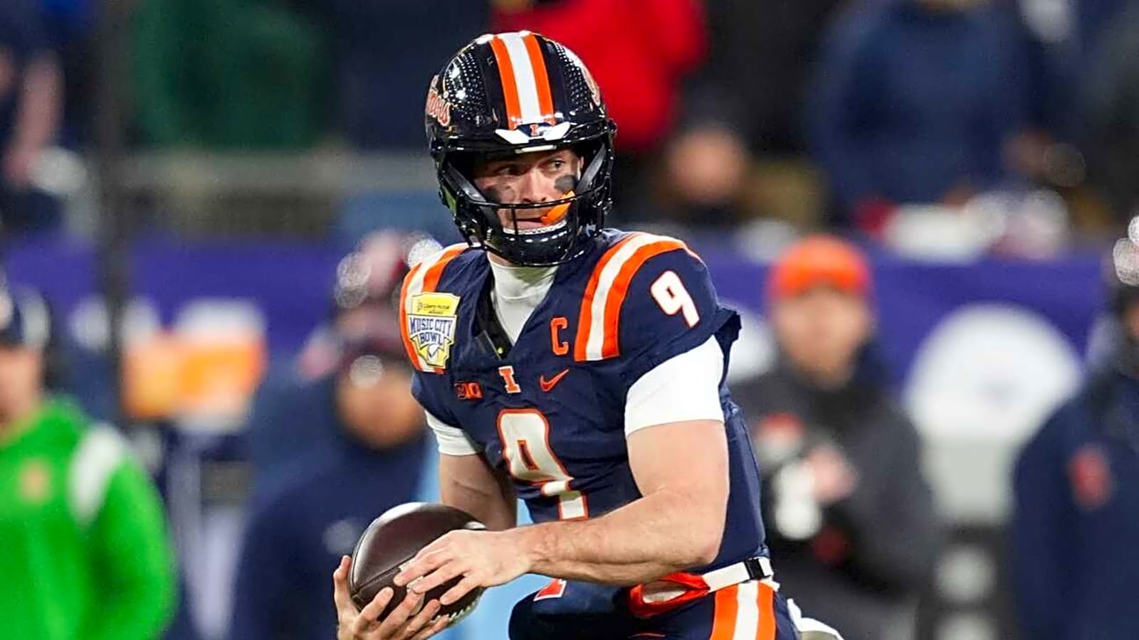 Illinois staves off Tennessee on walk-off field goal to win Music City Bowl