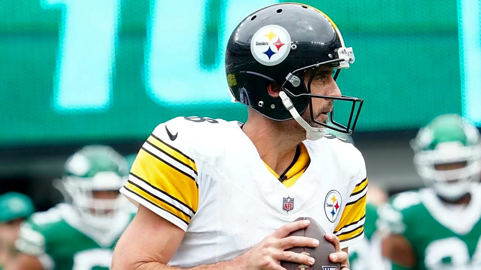 Rodgers celebrates win over Jets after stellar Steelers debut