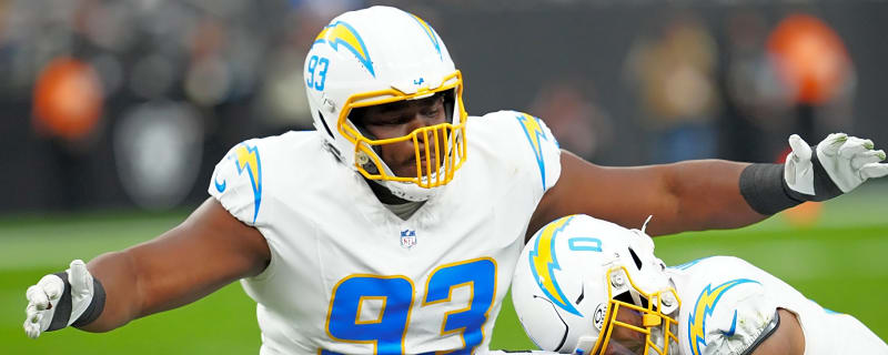 Defensive Tackle Otito Ogbonnia Signs 1-Year Deal With Dallas Cowboys