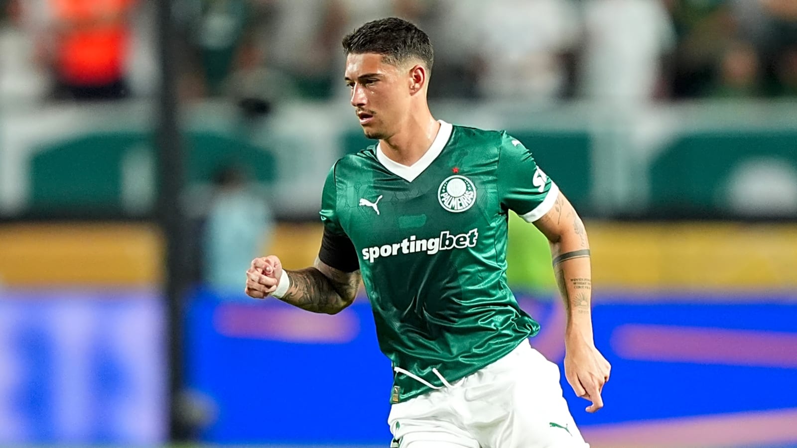 PL rivals ready to sell Manchester United target as summer priority is laid bare