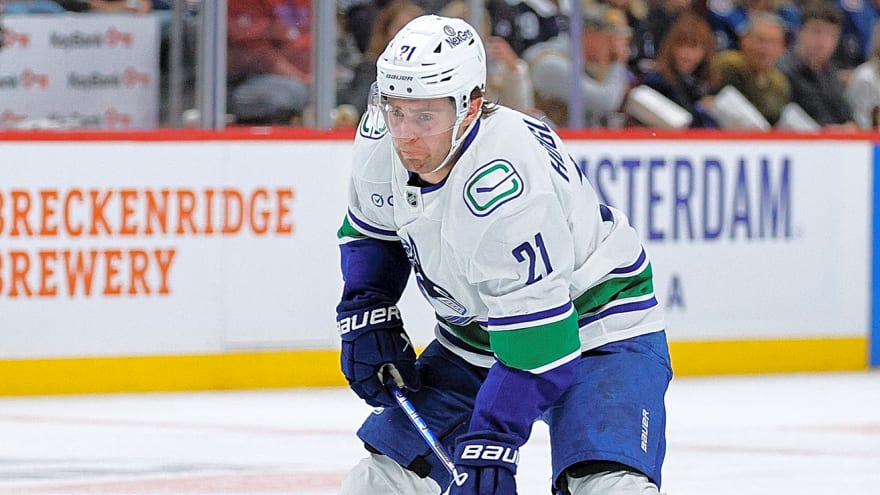 Canucks activate winger Nils Hoglander from LTIR