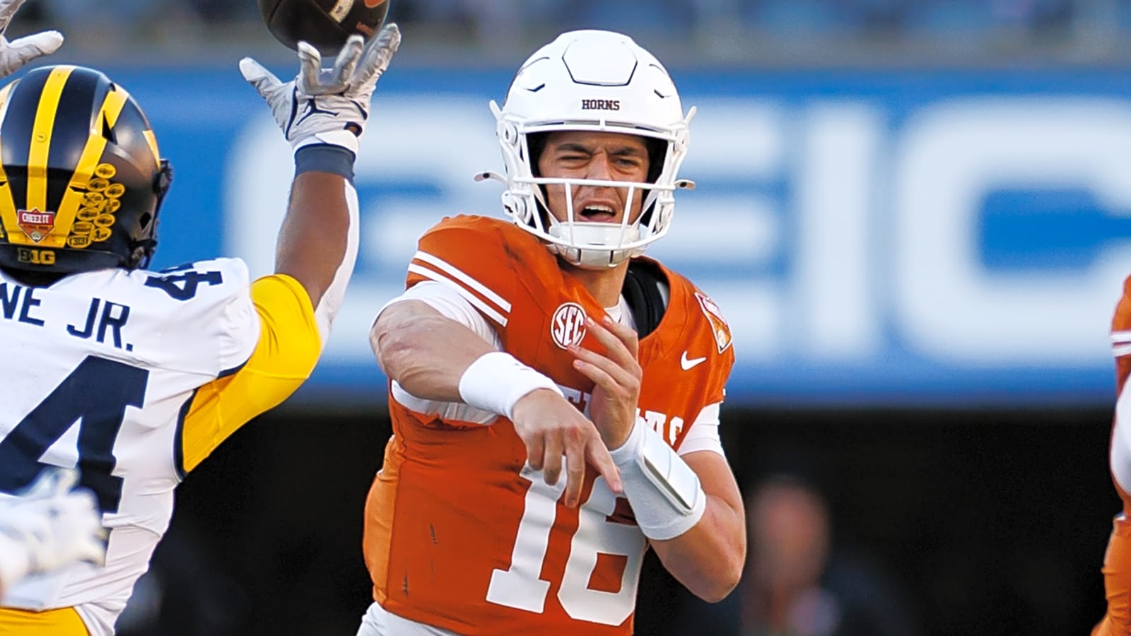 Texas QB Arch Manning undergoes minor surgery