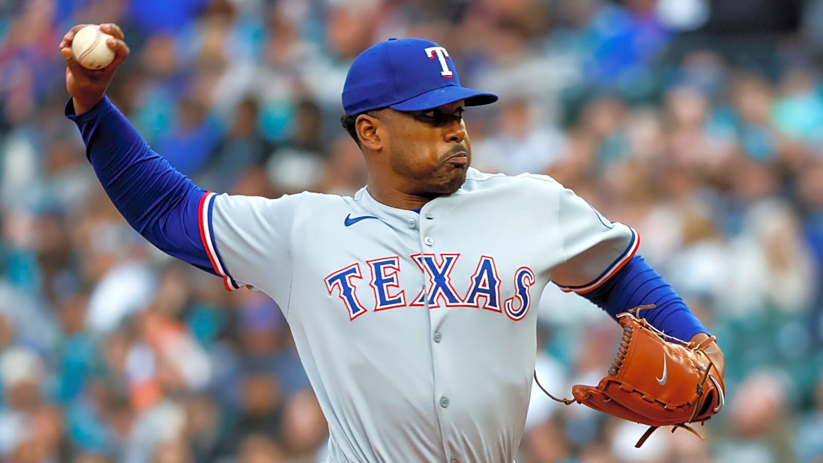 Rangers starting pitcher's rough season continues with IL placement