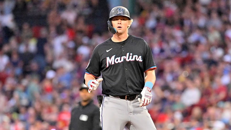 Marlins outfielder to miss several weeks with side strain