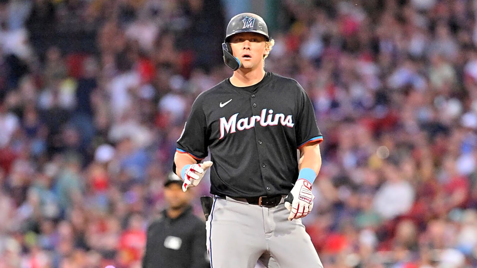 Marlins outfielder to miss several weeks with side strain