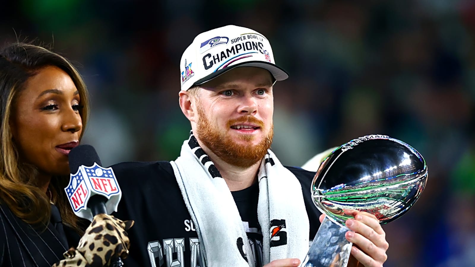 Seahawks players, Mike Macdonald praise Sam Darnold