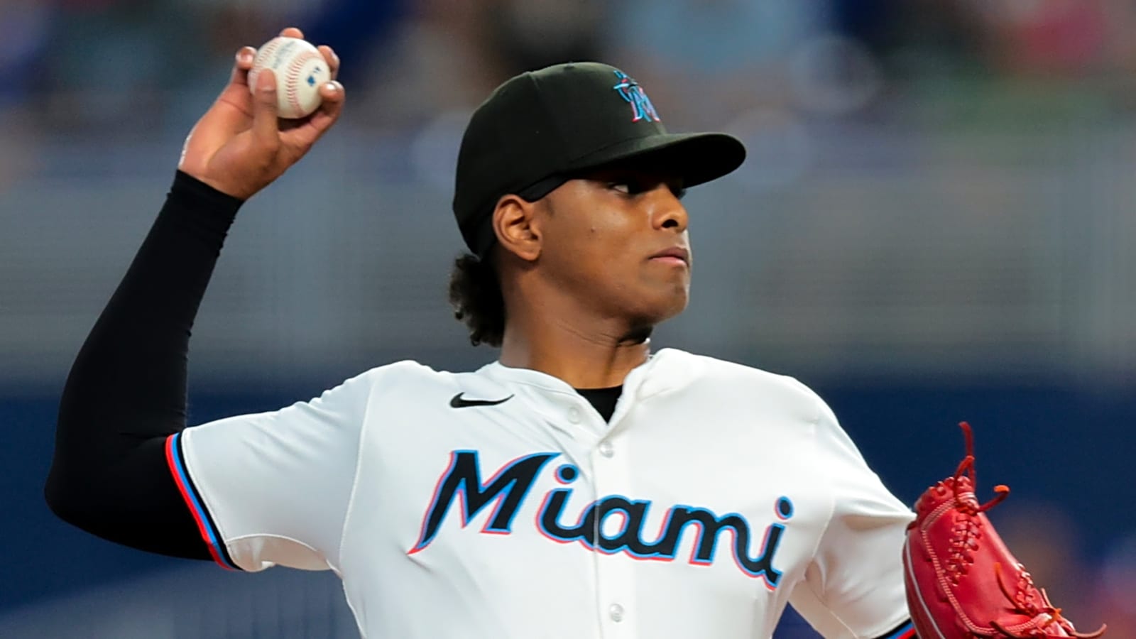Mets reportedly among teams with interest in Marlins pitcher