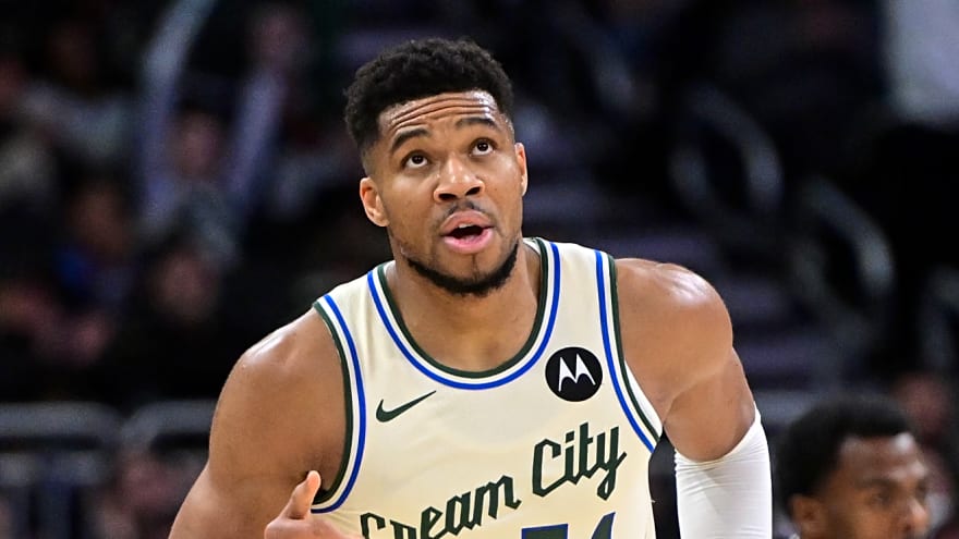 Bucks avoid worst-case scenario with Antetokounmpo injury update