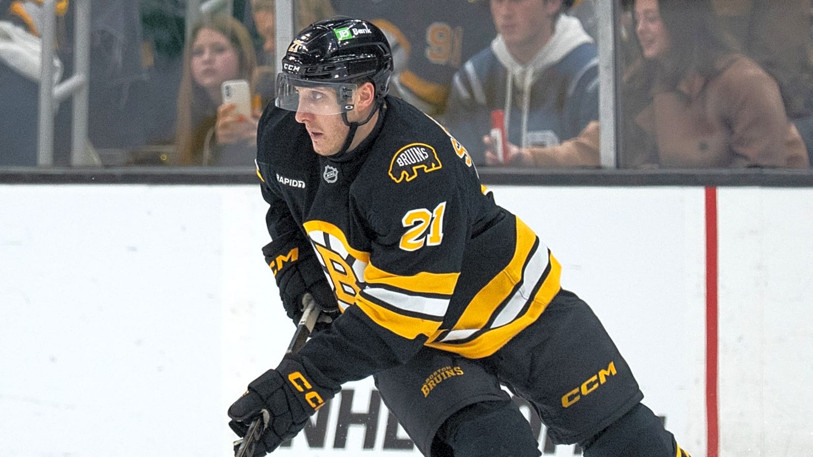 Bruins sign Alex Steeves to two-year extension