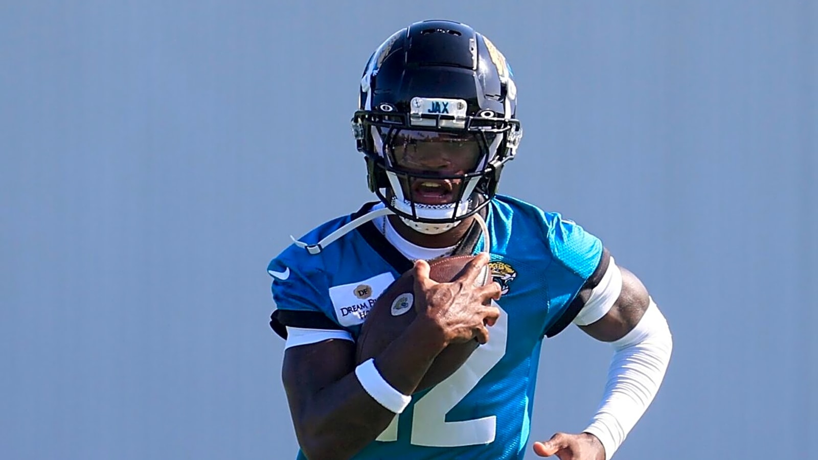 Why Jaguars’ Move for Travis Hunter Is a Big Risk, per NFL Analysis
