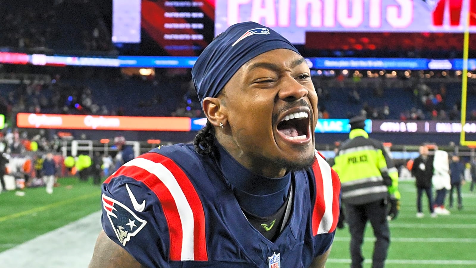 Why Stefon Diggs gave Drake Maye a Michael Vick message during Patriots' playoff win over Chargers