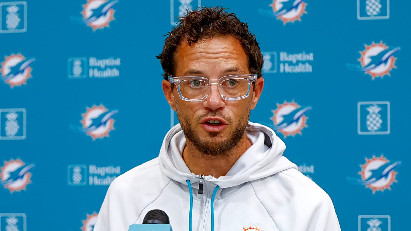 Dolphins' Mike McDaniel addresses fight at joint practice