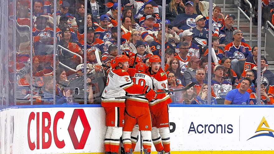  Ducks snag home-ice advantage from Oilers as series shifts to Anaheim