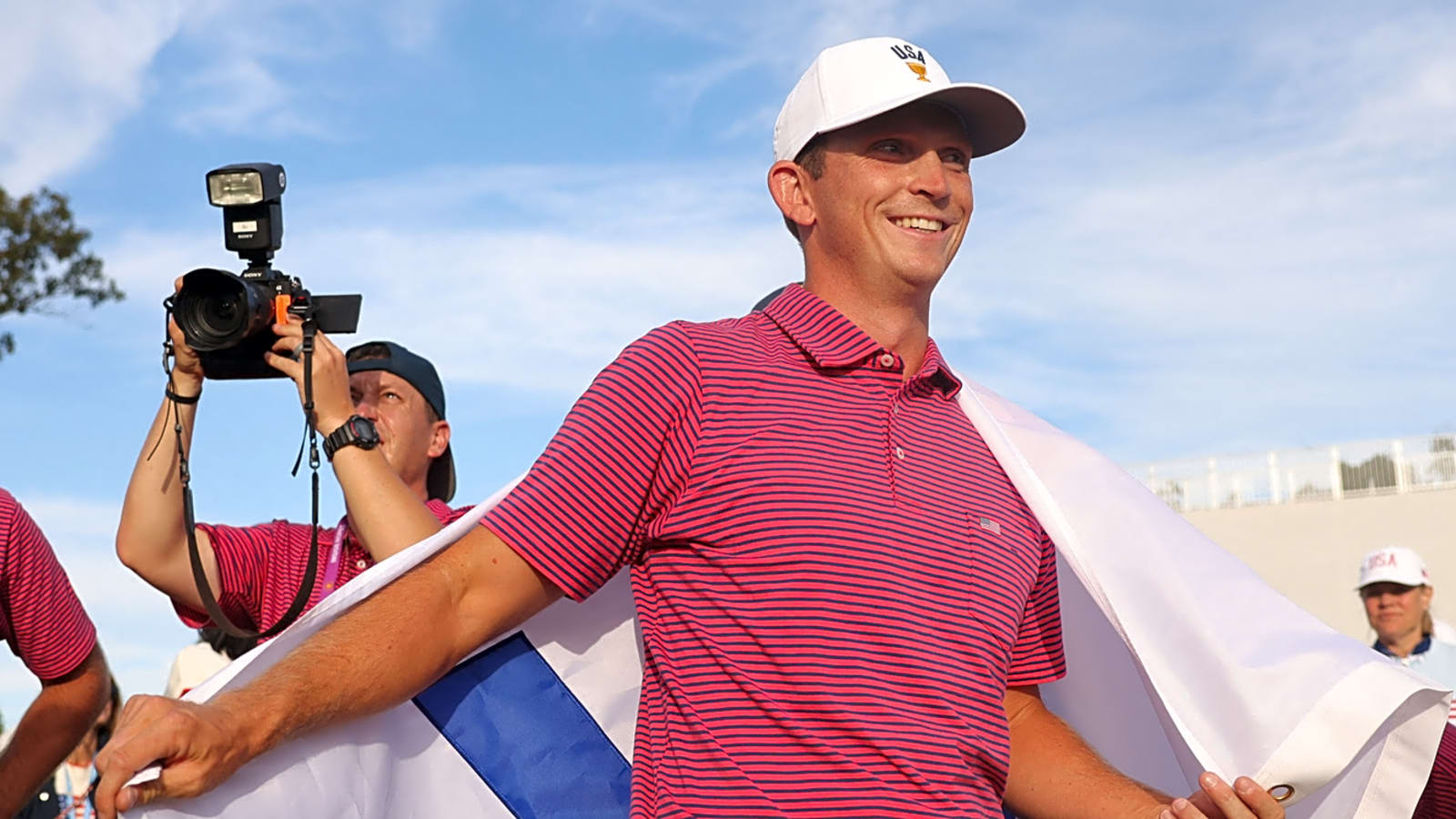 United States storms back in singles to win Presidents Cup