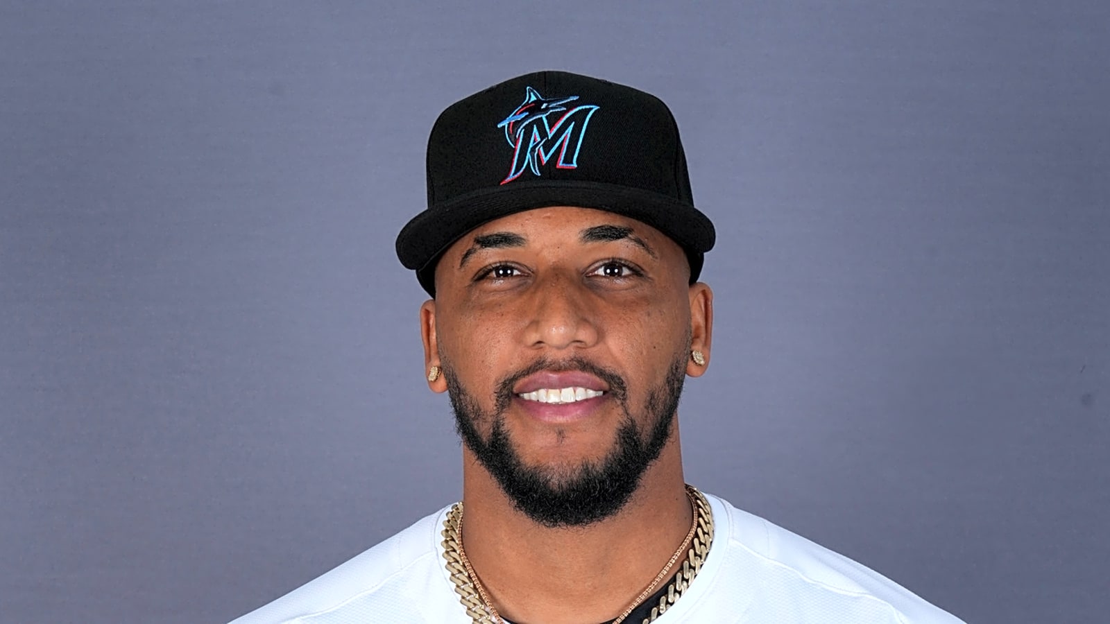 Marlins to select Robinson Pina