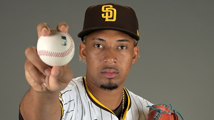 Yankees Select Yovanny Cruz
