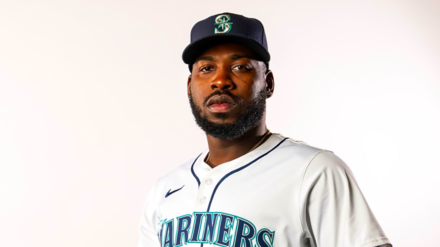 Mariners select young righty in a series of moves