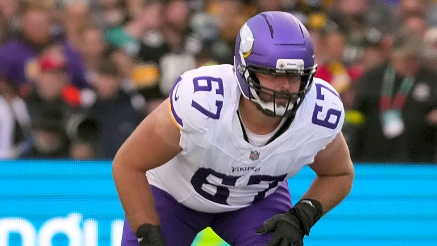 Buccaneers Sign OT Justin Skule