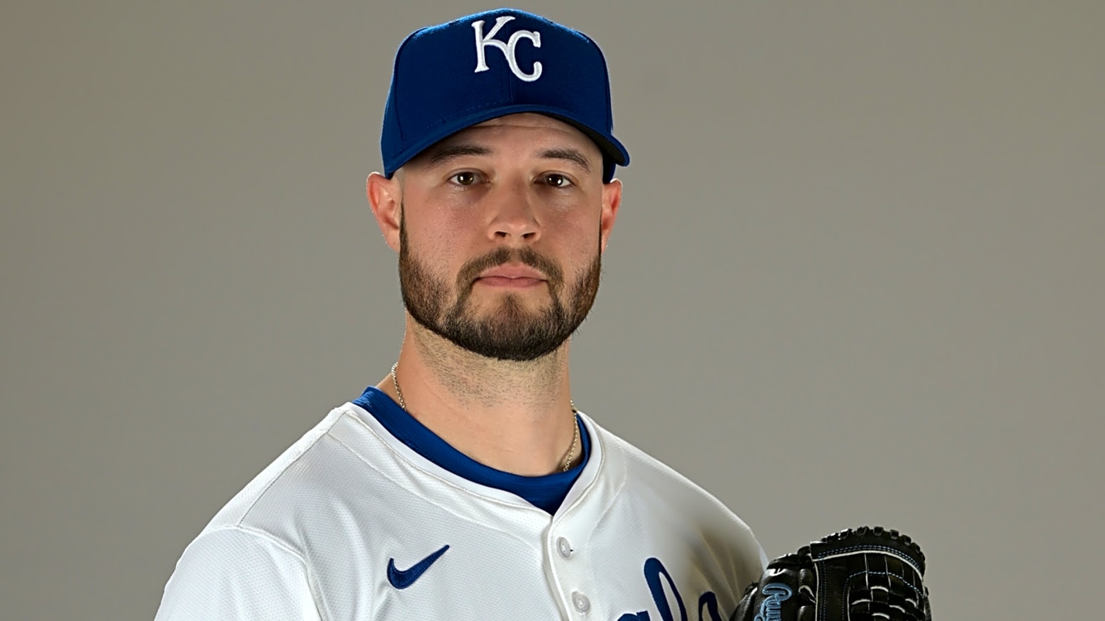 Royals quickly DFA veteran pitcher