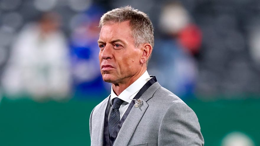 Troy Aikman, Russell Yurk criticize officials for missed PI against Falcons on final drive