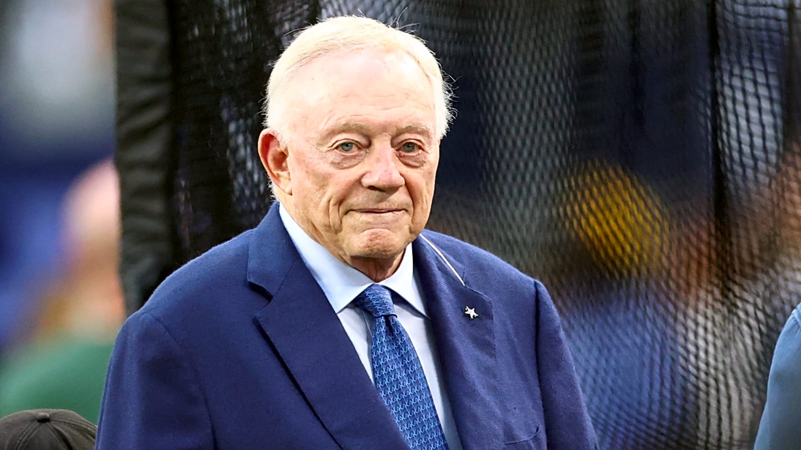 Jerry Jones sends message to Pickens, Lamb after curfew violation