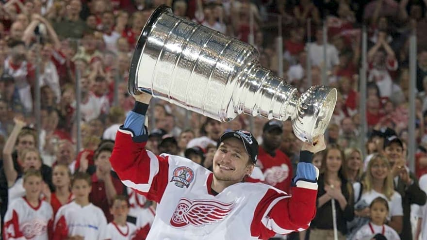 Red Wings set to finally honor franchise legend