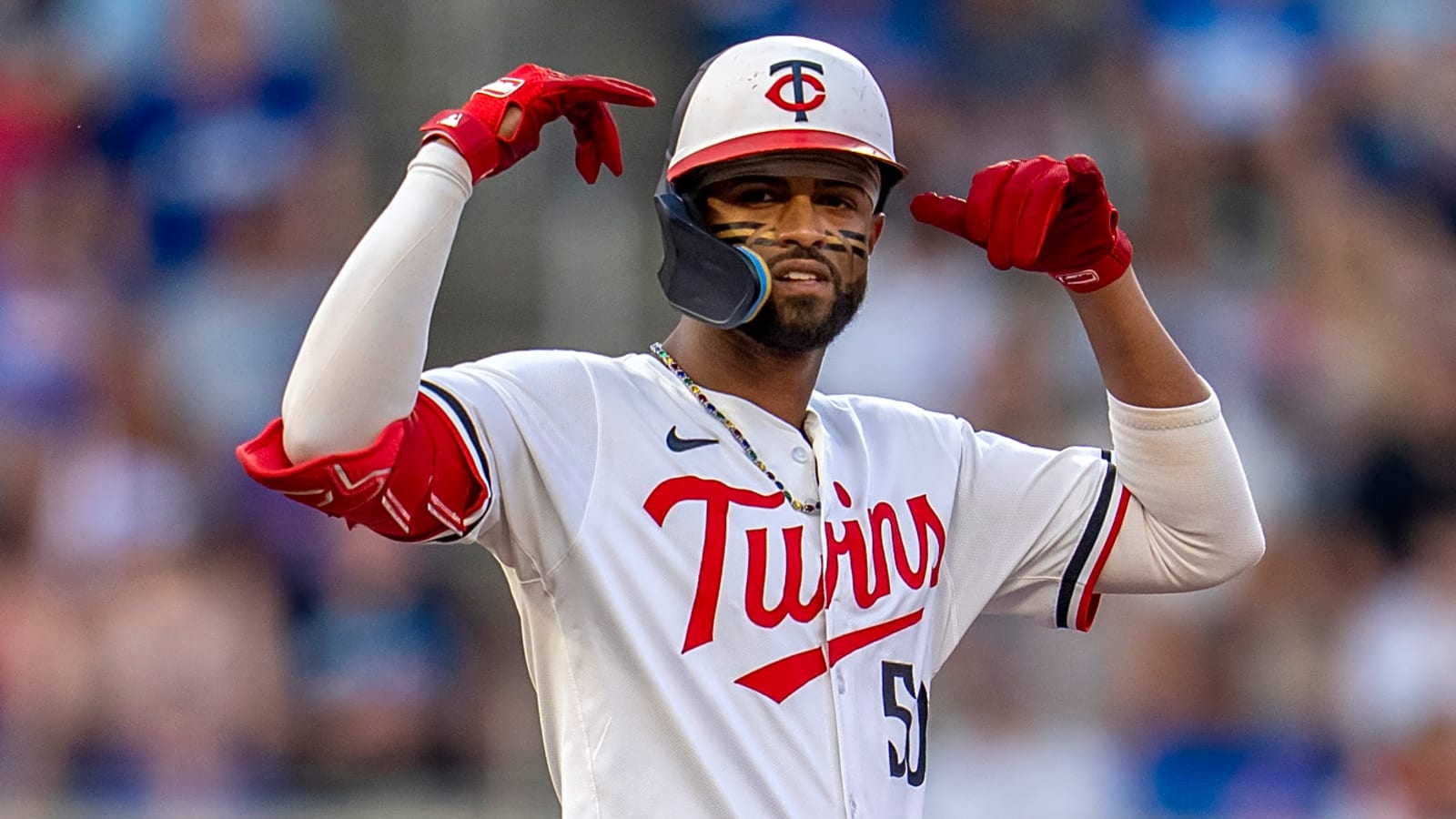 Mariners showing interest in Twins switch-hitter, relievers