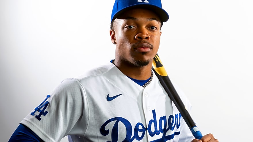 Top Dodgers prospect hurt himself avoiding the bat dog