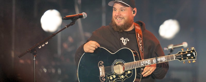 Vols legend Peyton Manning wasn’t the only Hall of Fame quarterback at Luke Combs’ concert in Neyland Stadium