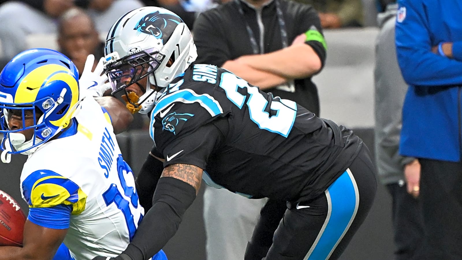 Panthers To Re-Sign LB Isaiah Simmons