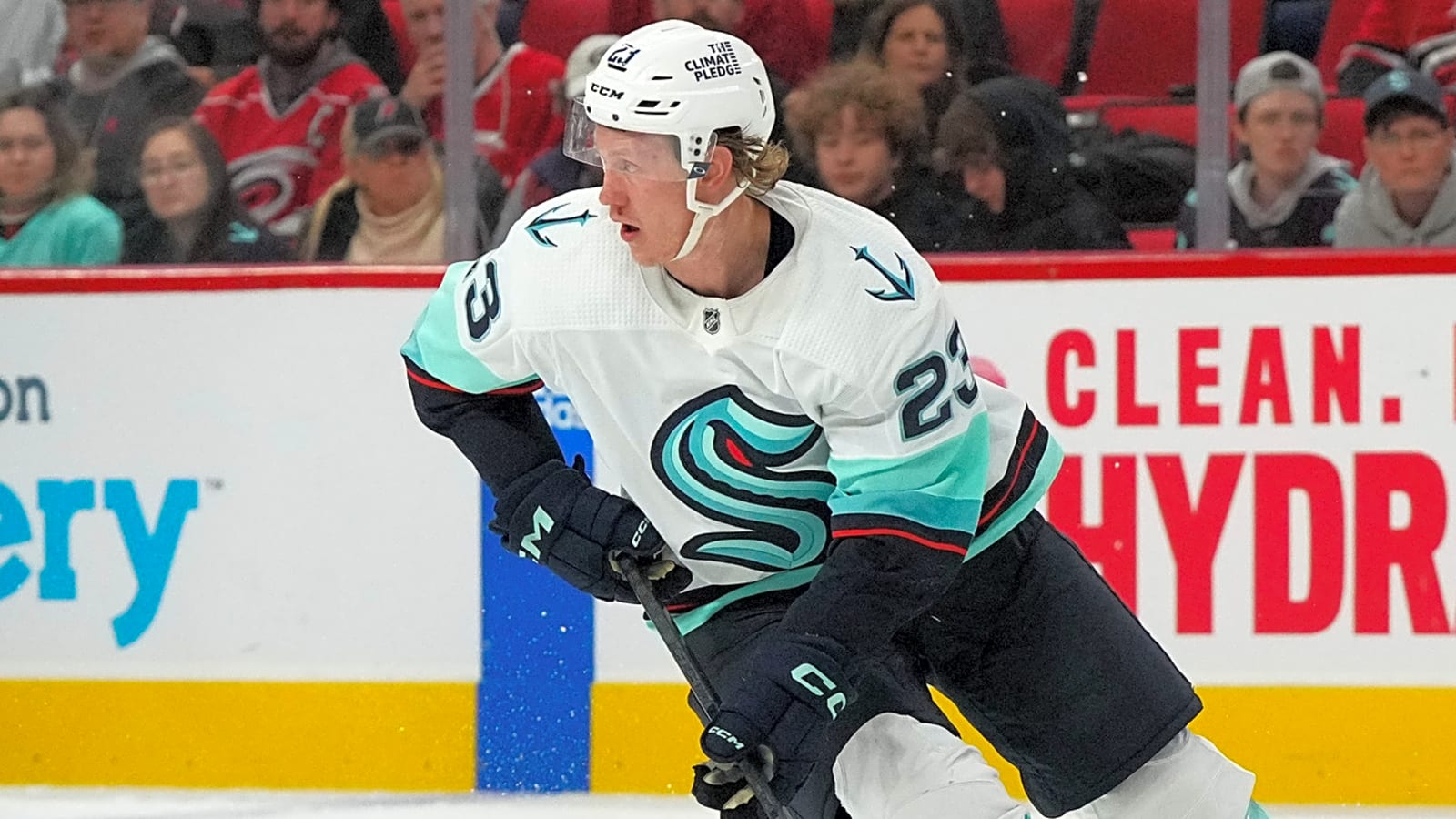 Kraken Sign, Waive Gustav Olofsson