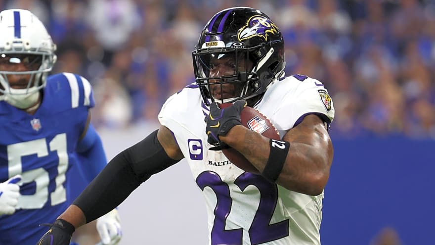 Could Derrick Henry challenge Emmitt Smith's rushing record?