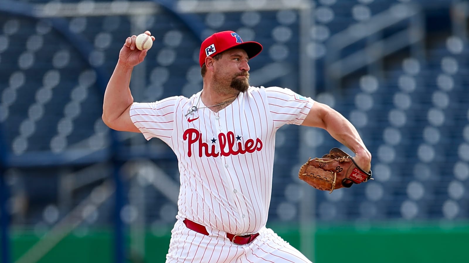 Yankees sign veteran pitcher to minor league deal