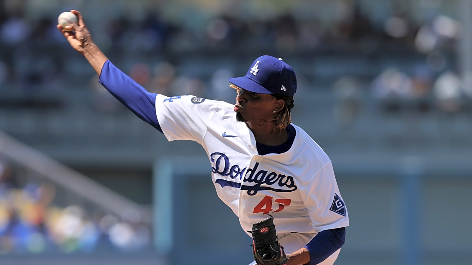 Veteran pitcher elects free agency after Dodgers DFA