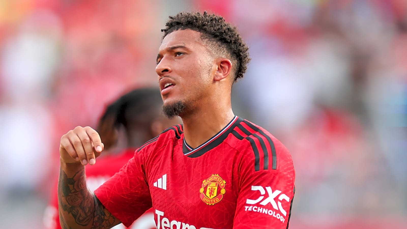 Crippling commission fee stifling move of Man U. winger